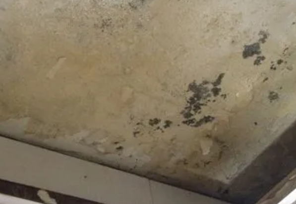 泊头阳台漏水维修公司分享下泊头卫生间渗水维修需要注意哪些问题。